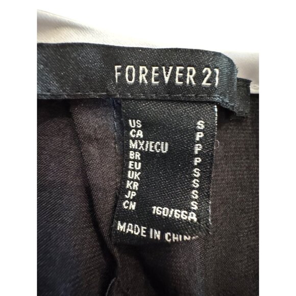 Forever 21 Pleated Mini Skater Skirt Womens S Black White Accents Polyester - Picture 3 of 5